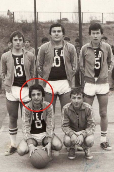 Ahmet Nur Çebi Gençliği - Karabük Ted Koleji Basketbol Takımı (1976)
